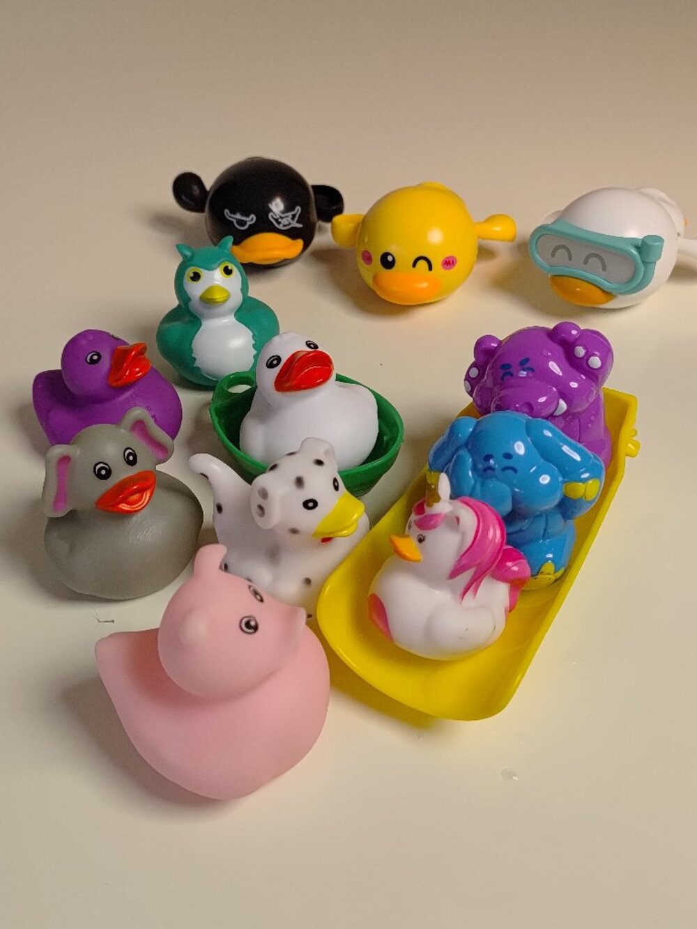 Kid Bath Toys Rubber + Plastic Floating Animals + 3 Hand Winded Propeller Toys